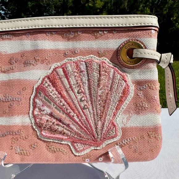 NWOT Coach Audrey Pink Coral Sequin Beaded Seashell Large Wristlet 47268 - Picture 3 of 8